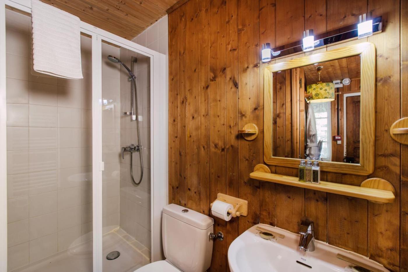 Hotel Mas De La Coutettaz, The Farmhouse Morzine Szoba fotó